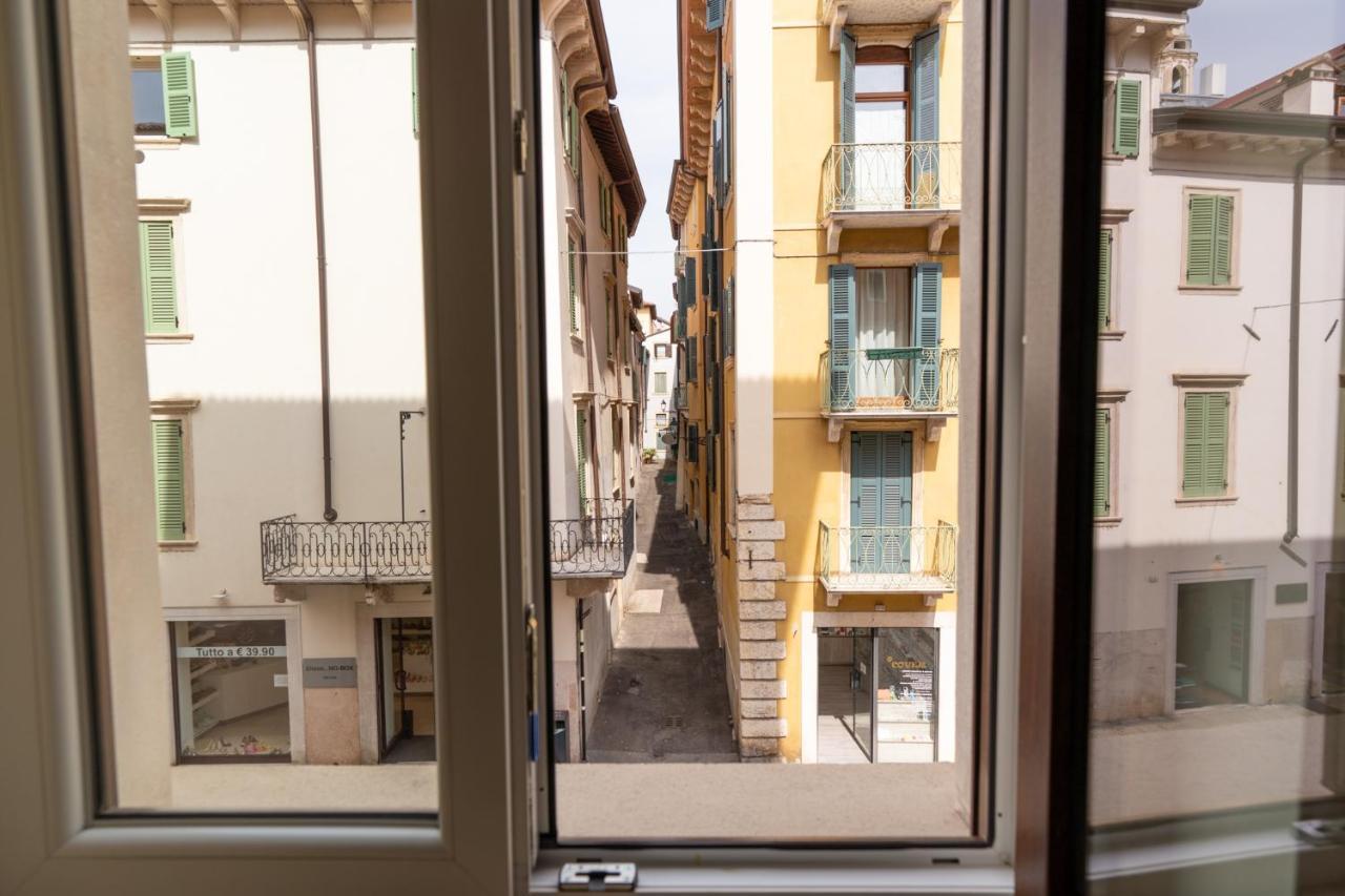 Domus Verona - Elegante Residenza Con Affaccio Su Porta Leoni 외부 사진