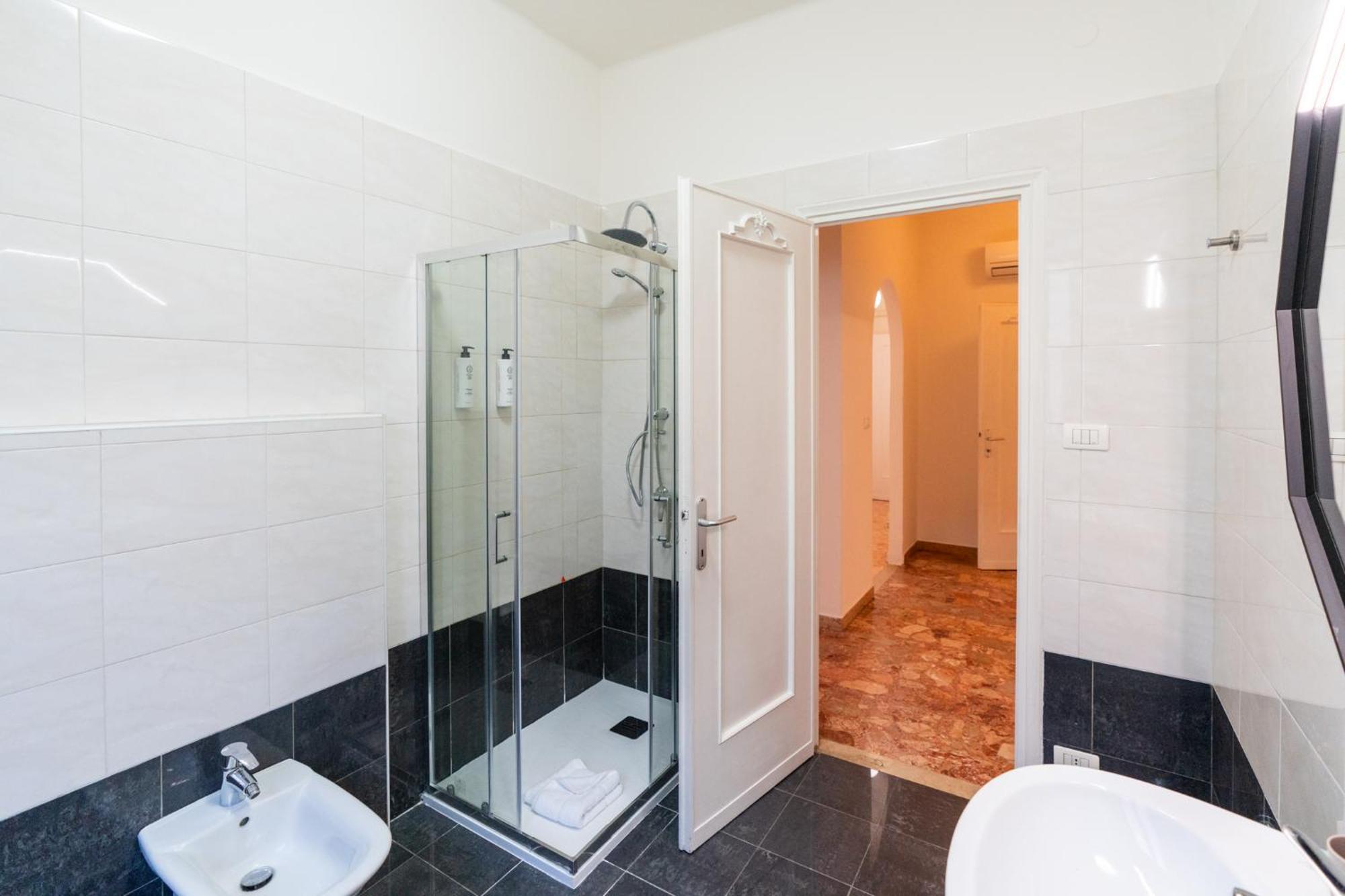 Domus Verona - Elegante Residenza Con Affaccio Su Porta Leoni 객실 사진