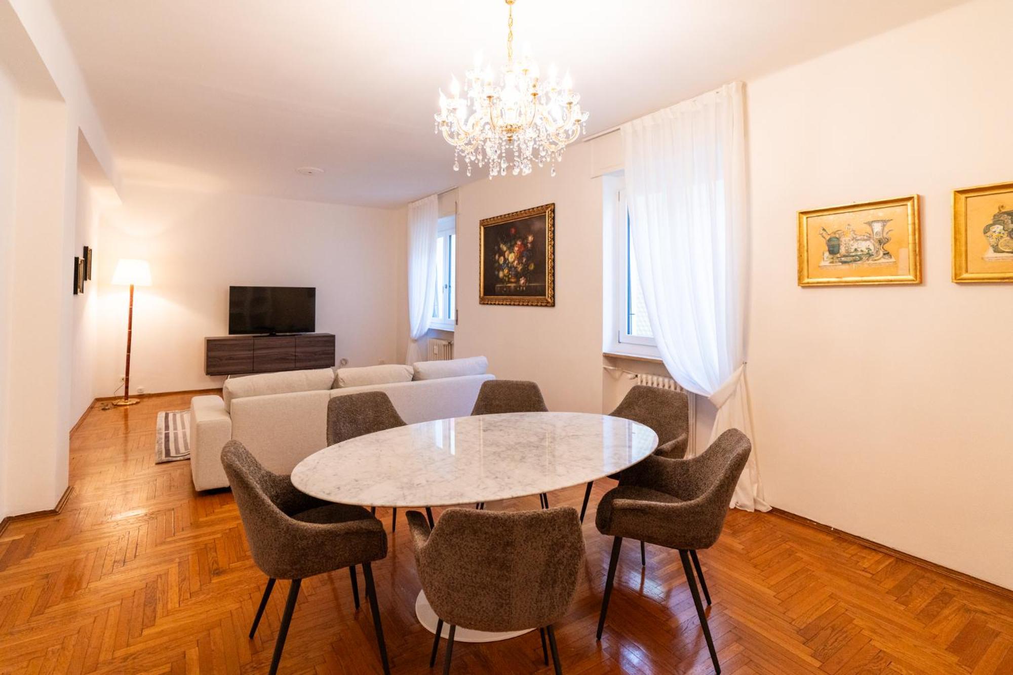 Domus Verona - Elegante Residenza Con Affaccio Su Porta Leoni 객실 사진